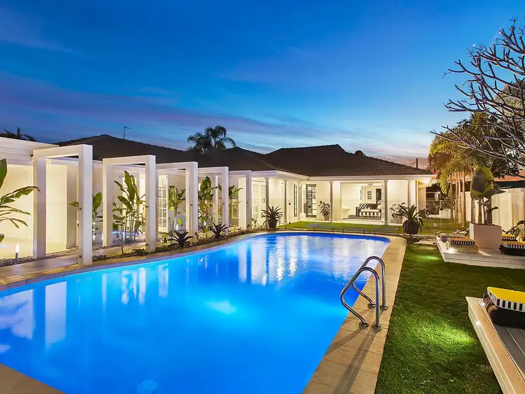 6 Viking Court, Paradise Waters QLD 4217