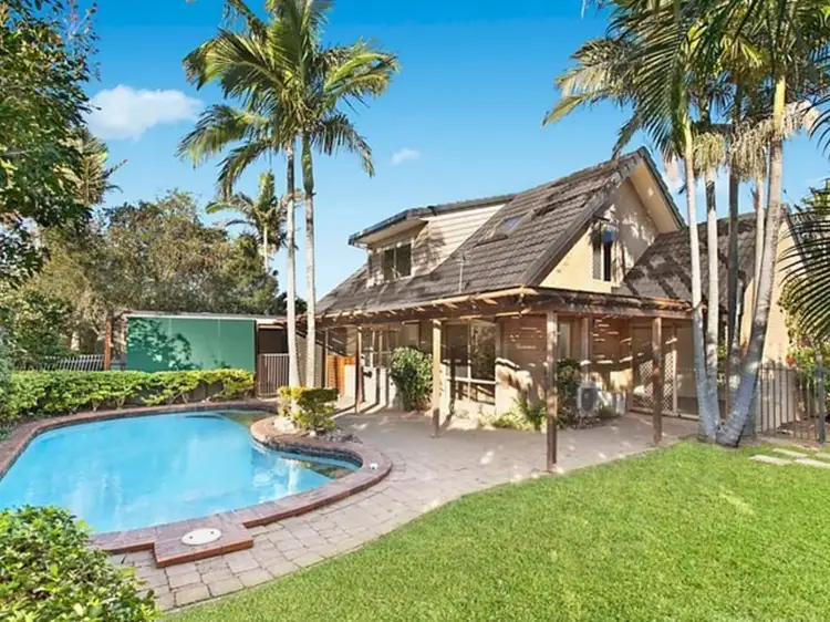 2 Montrose Court, Benowa QLD 4217