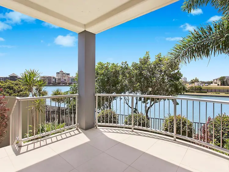 4/5019 Emerald Island Drive, Carrara QLD 4211