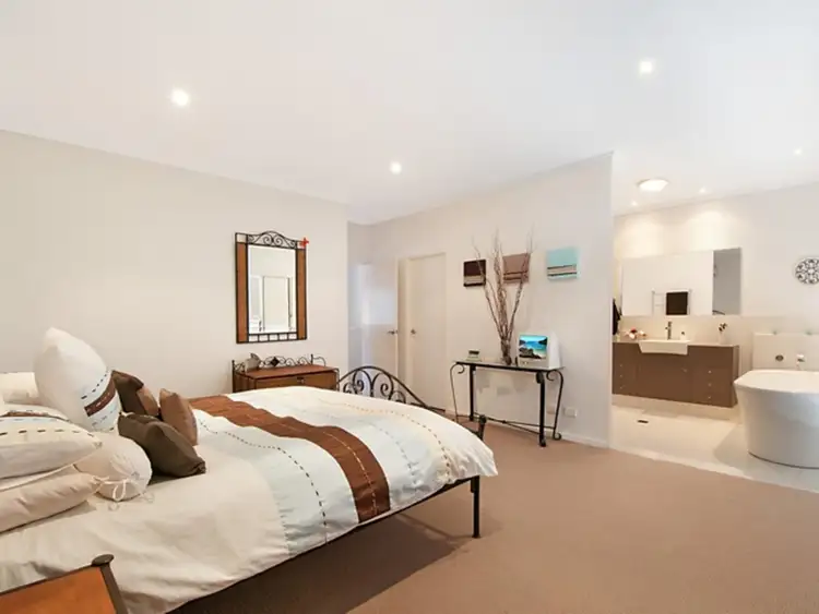 Fourth view of Homely villa listing, 2/3 Sandown Avenue, Bundall QLD 4217