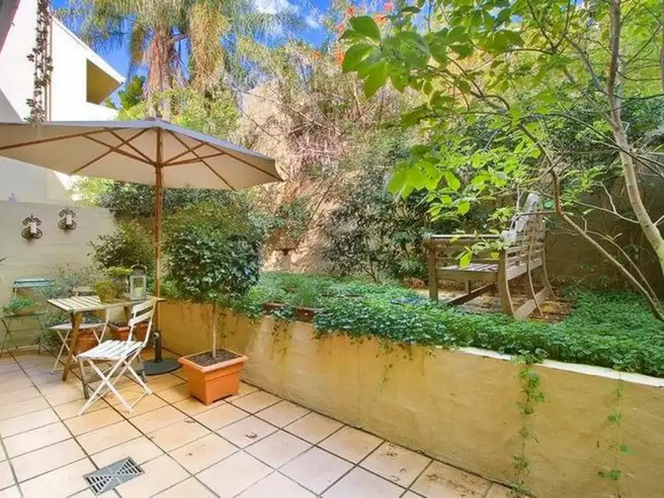 Third view of Homely apartment listing, 2/87 Cathedral Street, Woolloomooloo NSW 2011