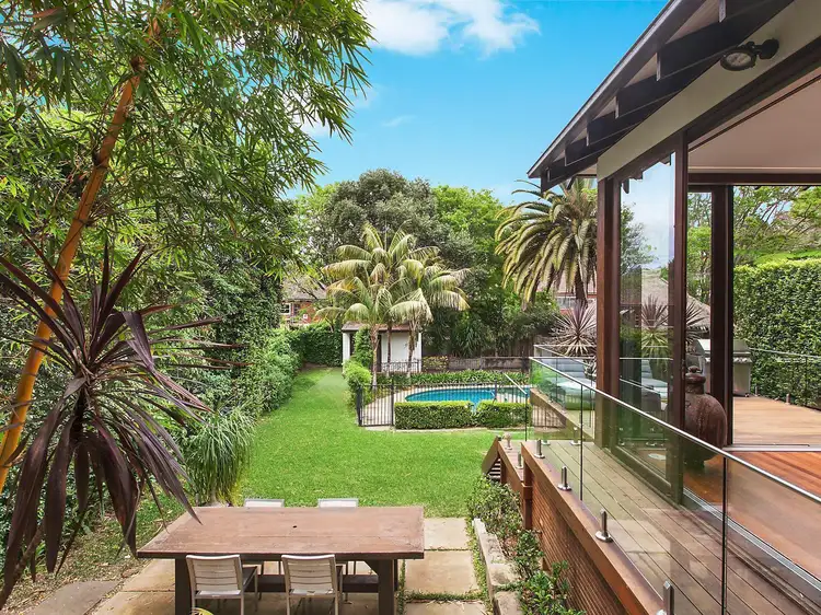 6 Sugarloaf Crescent, Castlecrag NSW 2068