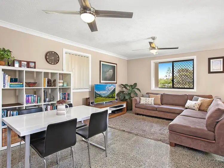 9/5 Tarni Avenue, Palm Beach QLD 4221