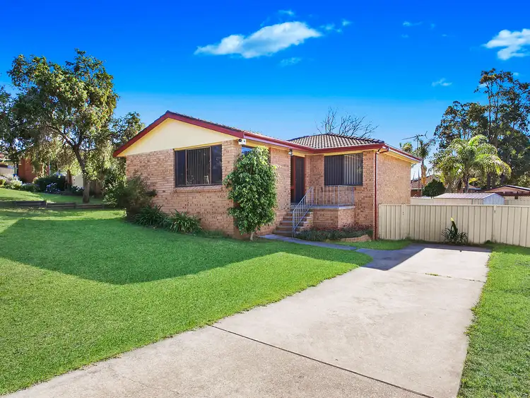 12 Moselle Place, Eschol Park NSW 2558