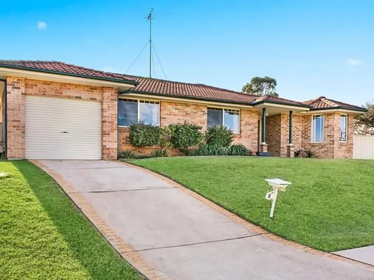 2 Crommelin Crescent, St Helens Park NSW 2560