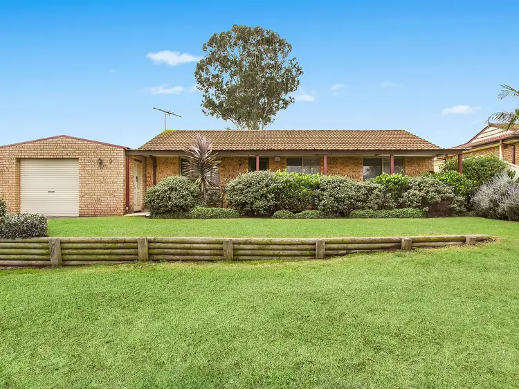 9 Hamlet Crescent, Rosemeadow NSW 2560