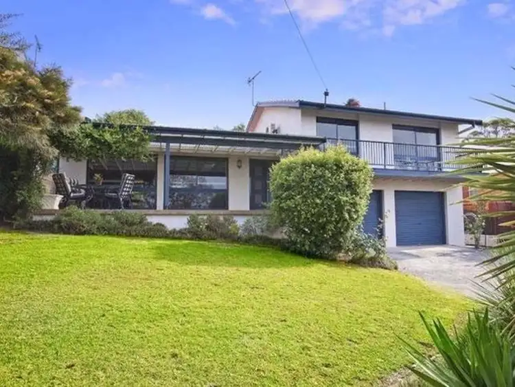 10 Merindah Avenue, Green Point NSW 2251