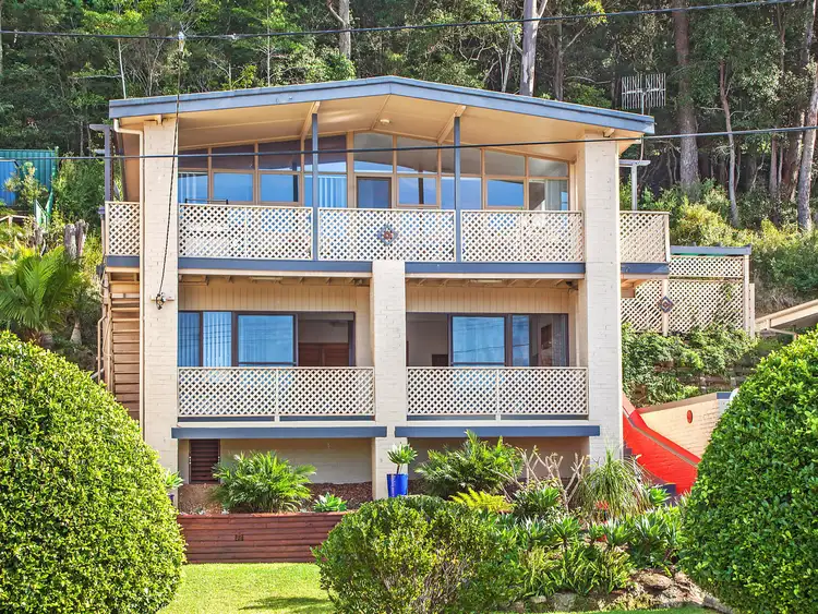 81 Broadwater Drive, Saratoga NSW 2251