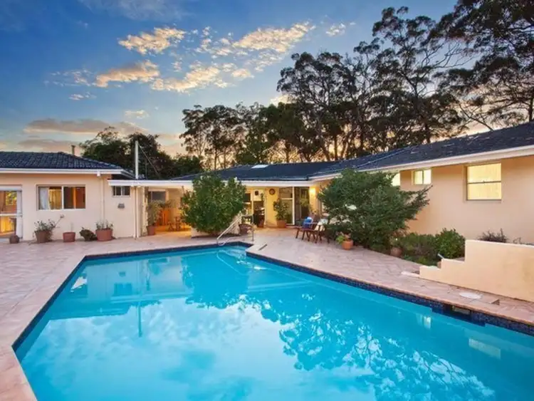 8 Kolonga Close, Green Point NSW 2251