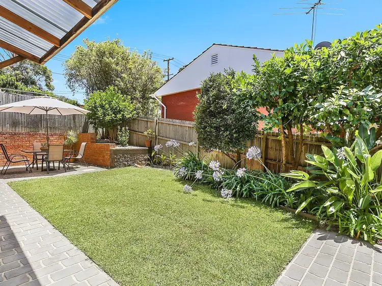 2/1 Peter Close, Hornsby Heights NSW 2077