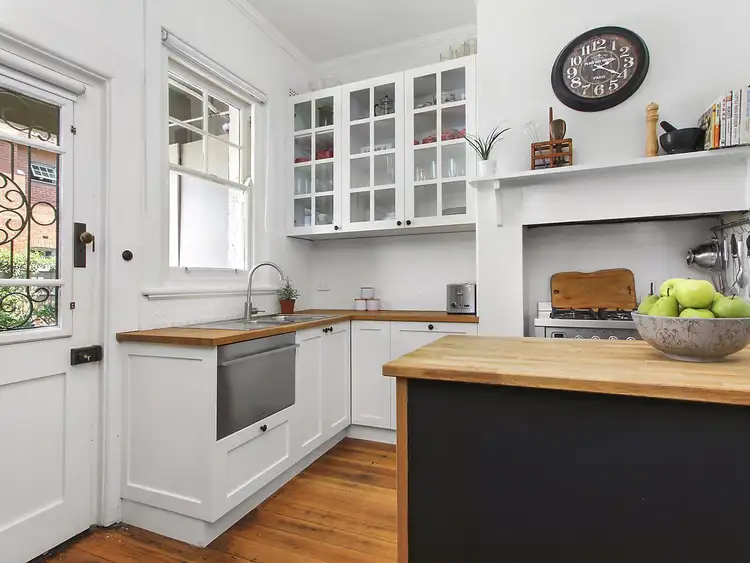 Third view of Homely apartment listing, 4/9 Charnwood Road, St Kilda VIC 3182