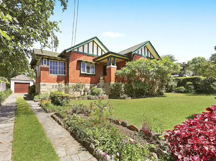 4 Trafalgar Avenue, Roseville NSW 2069