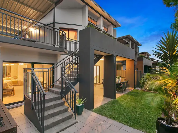 2A Undercliffe Lane, Earlwood NSW 2206