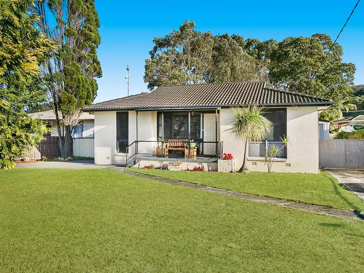 13 Macleay Avenue, Woy Woy NSW 2256