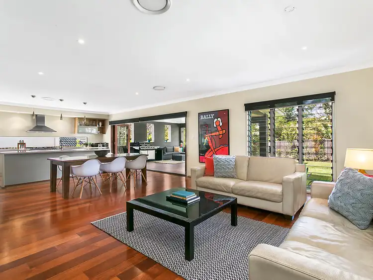 14 Ootana Street, Chapel Hill QLD 4069