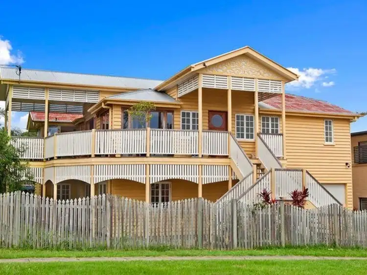6 Gordon Parade, Manly QLD 4179