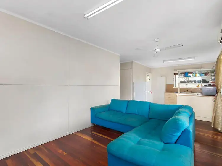 Fourth view of Homely apartment listing, 11 Bayswater Terrace, Hyde Park QLD 4812