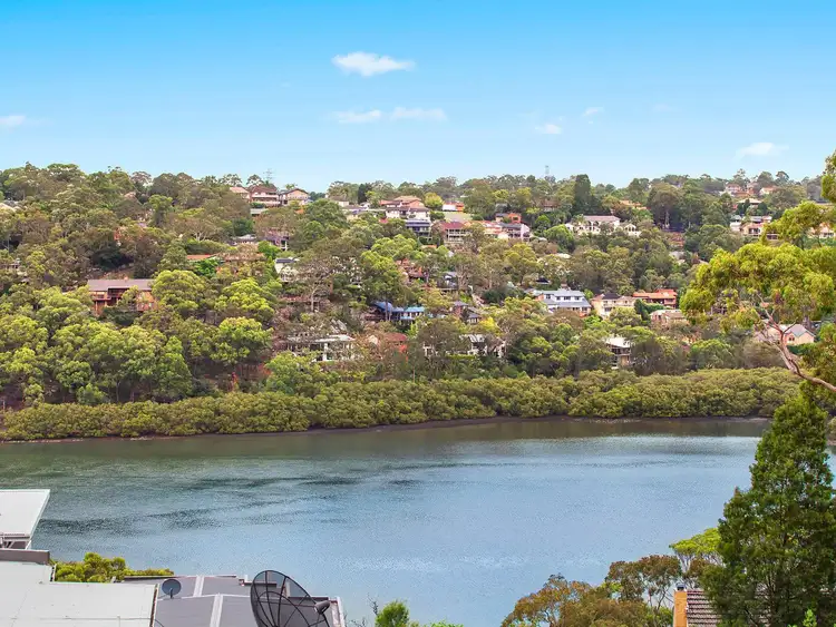 6 Tea Tree Place, Lugarno NSW 2210