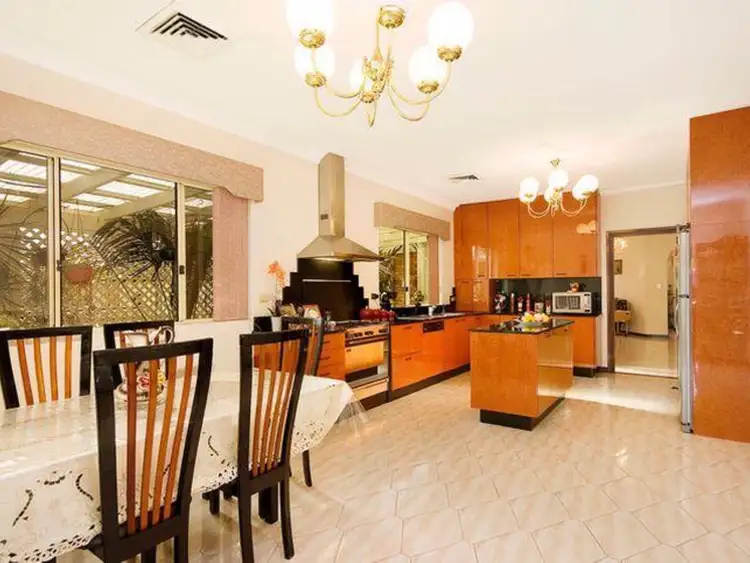 11 Rees Street, Mays Hill NSW 2145