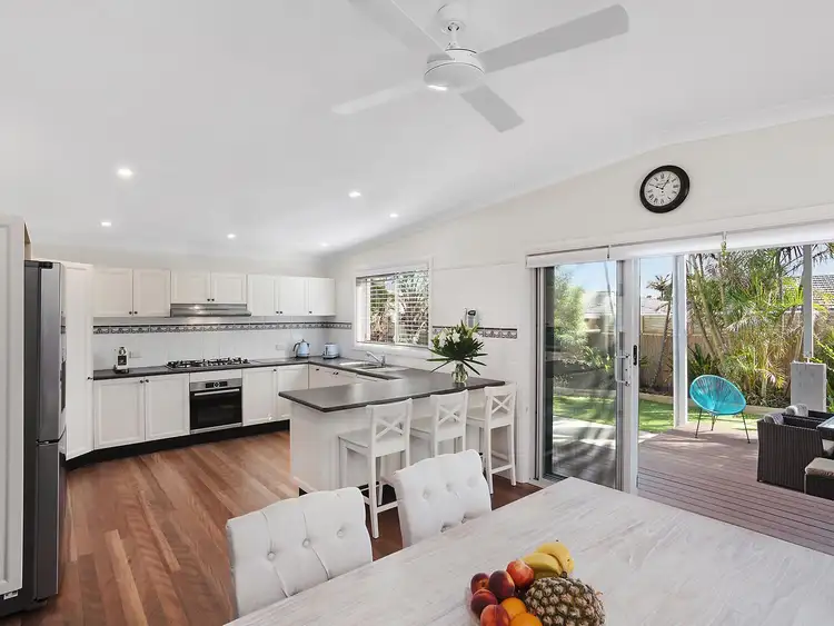 26 Ventura Avenue, Bateau Bay NSW 2261