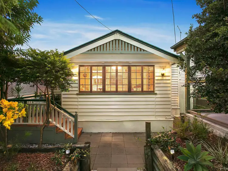 44 Sixth Avenue, Bardon QLD 4065