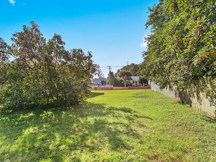 10 Atkinson Street, South Toowoomba QLD 4350