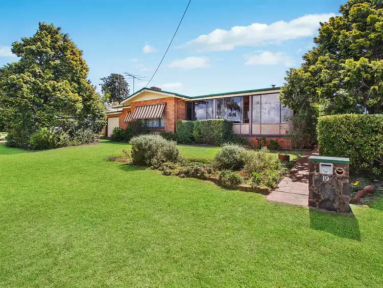 19 Primrose Street, South Toowoomba QLD 4350