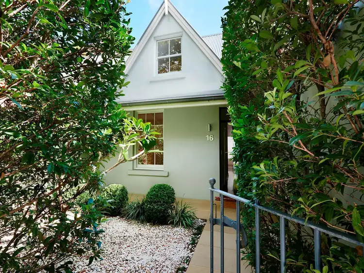 16 Wallis Street, Woollahra NSW 2025