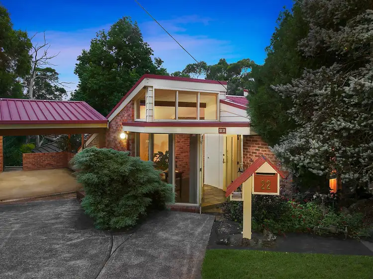 22 Woodcliff Parade, Lugarno NSW 2210