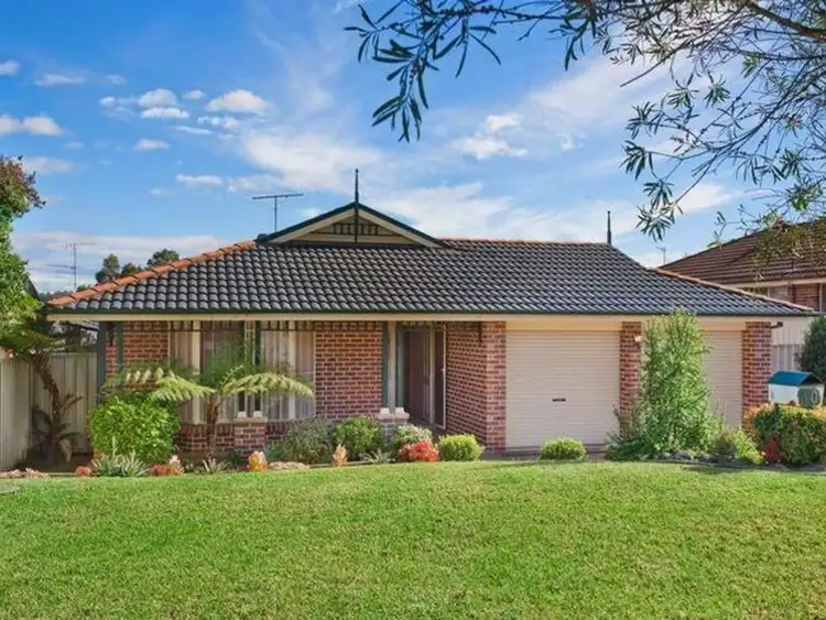 10 Joseph Banks Court, Mount Annan NSW 2567