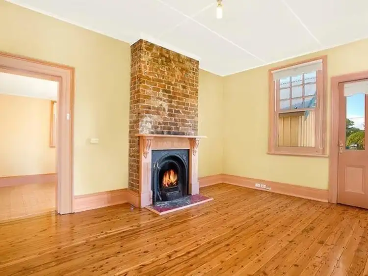 391 Thirlmere Way, Thirlmere NSW 2572