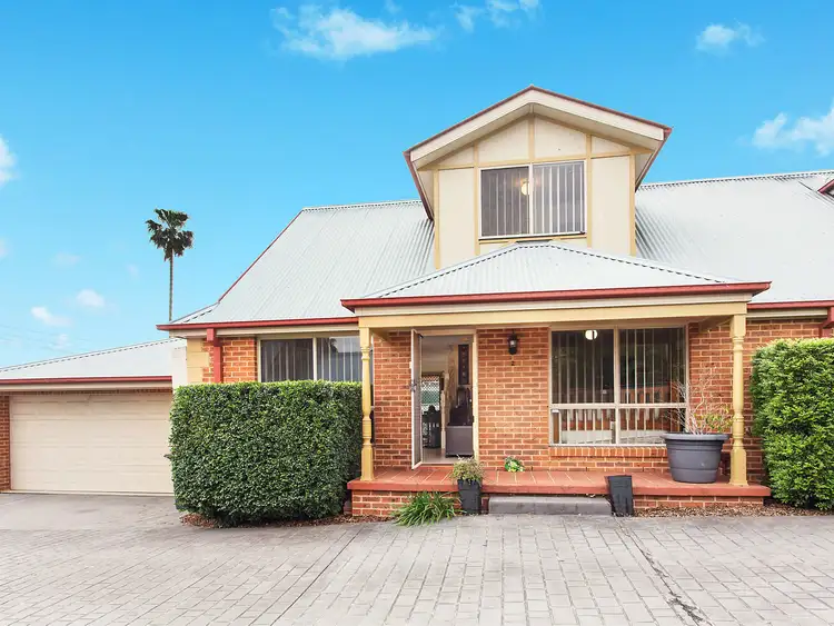 2/16 Canberra Street, Oxley Park NSW 2760