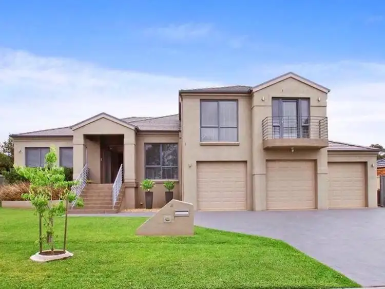 4 Lissanthe Street, Mount Annan NSW 2567