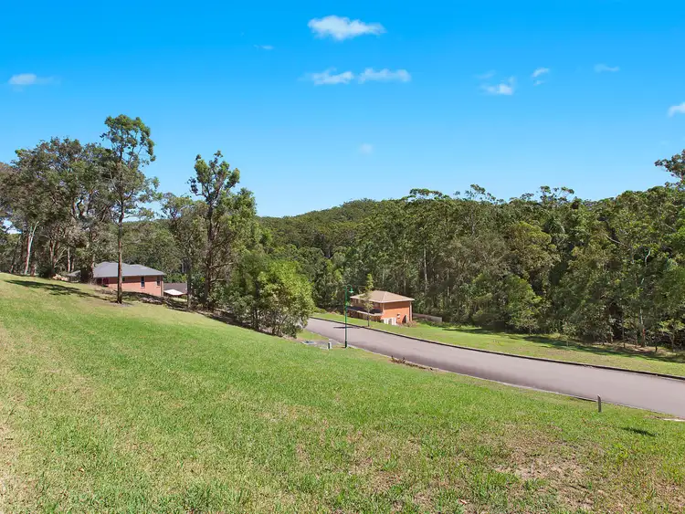 14 Jean Norman Close, Wyoming NSW 2250
