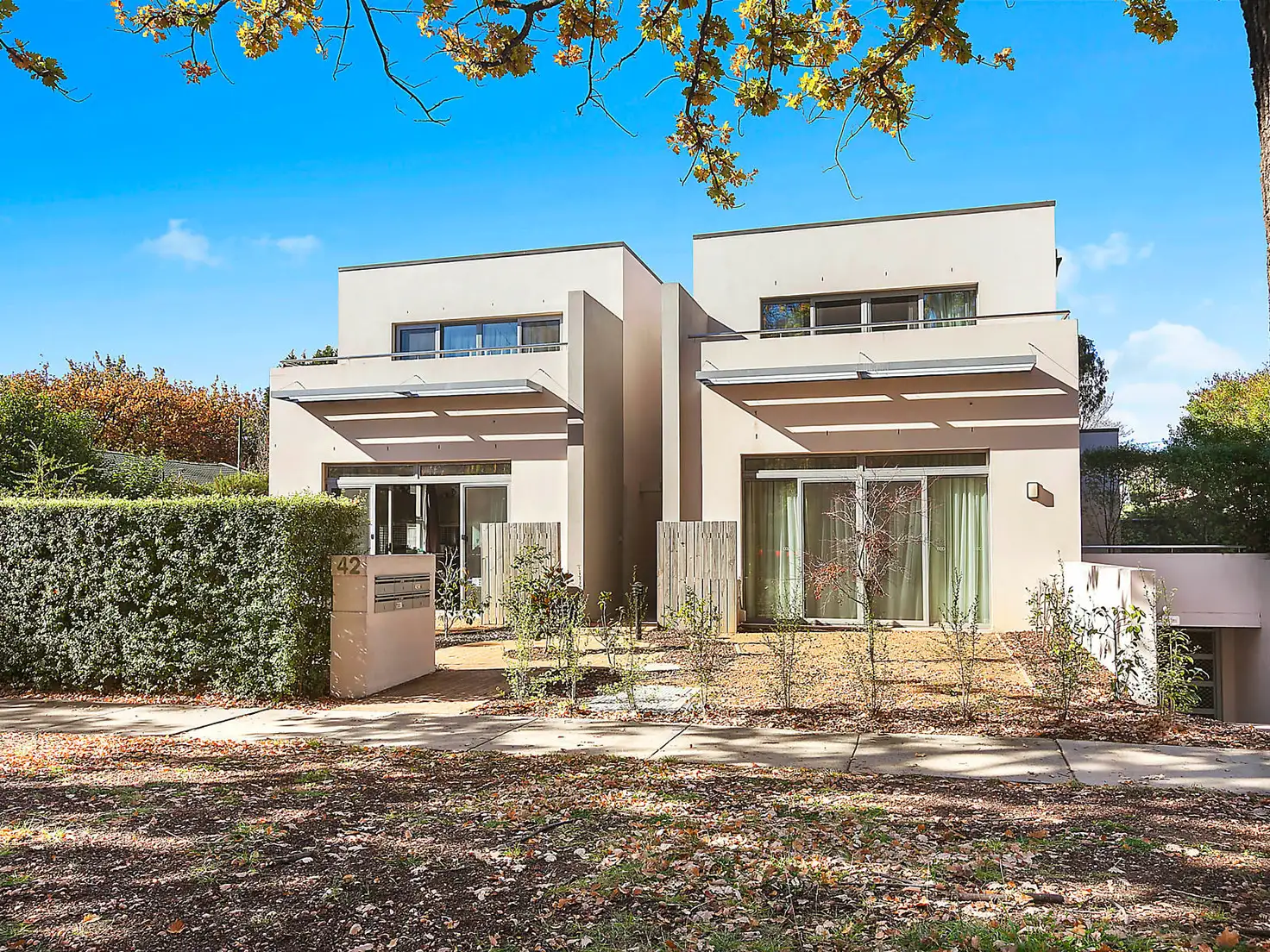 Main view of Homely townhouse listing, 1/42 Ijong Street, Braddon ACT 2612