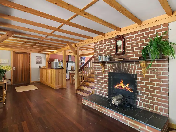 16 Lind Street, Gundaroo NSW 2620