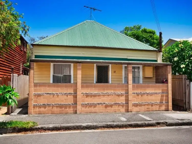 17 Brien Street, The Junction NSW 2291