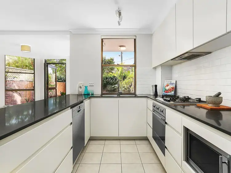 Third view of Homely apartment listing, 2/4 Edgecumbe Avenue, Coogee NSW 2034