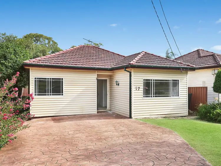 17 Lehn Road, East Hills NSW 2213