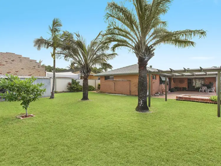 18 Pinon Close, Elanora QLD 4221