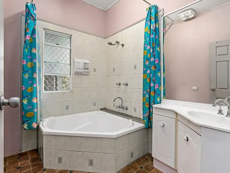 Sixth view of Homely house listing, 2 Wackford Street, Park Avenue QLD 4701