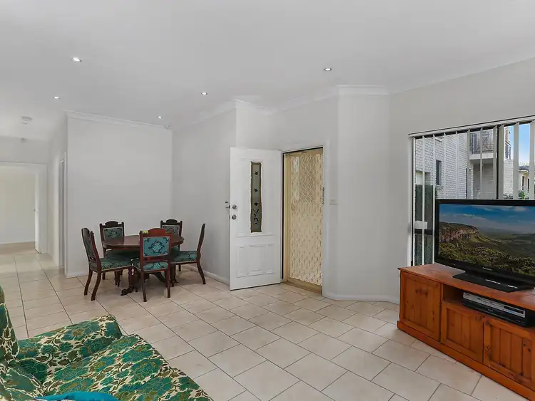 Third view of Homely villa listing, 4/6 Albert Street, Bexley NSW 2207