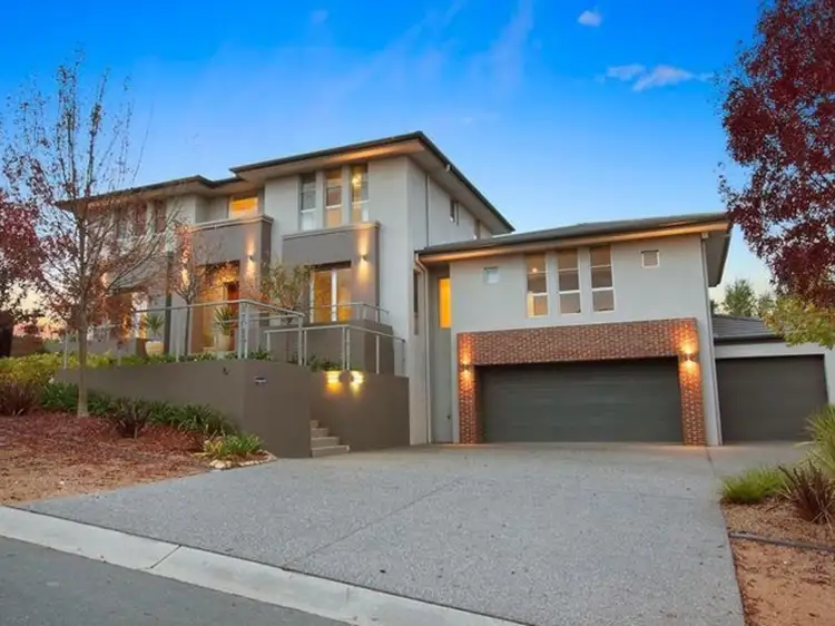 6 Wark Place, Jerrabomberra NSW 2619