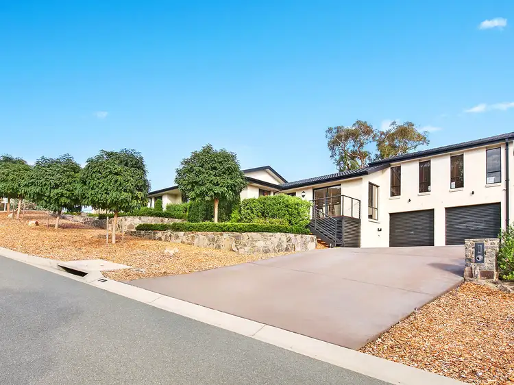 1 Camphorwood Close, Jerrabomberra NSW 2619