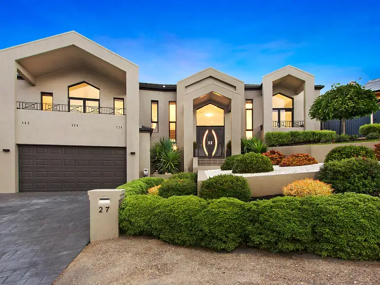 27 Magnolia Close, Jerrabomberra NSW 2619