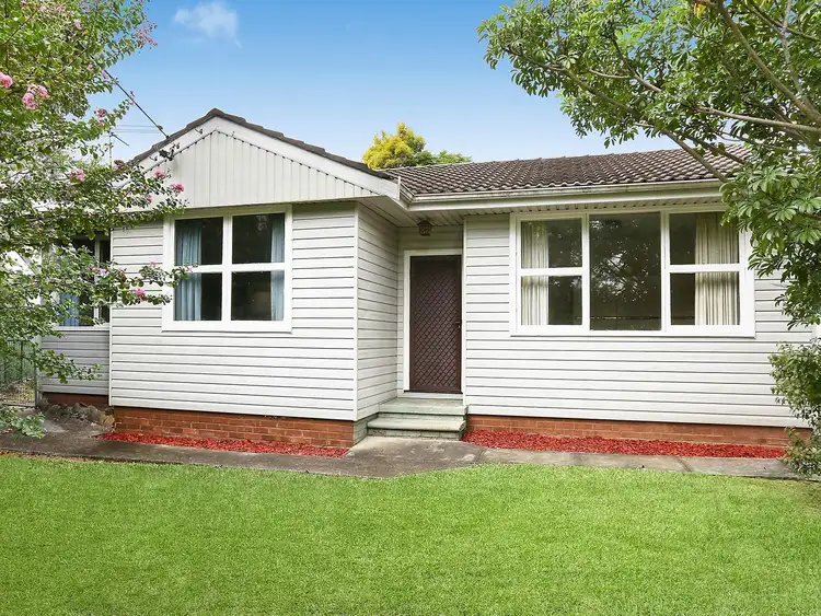 15 Andrews Avenue, Toongabbie NSW 2146