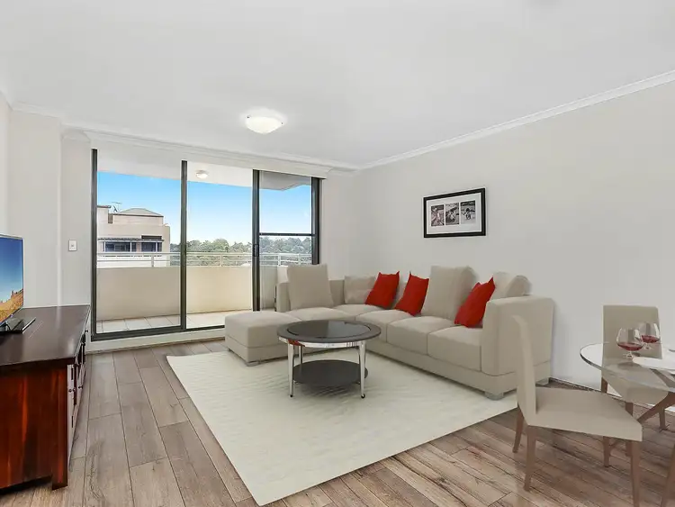 52/121 Pacific Highway, Hornsby NSW 2077