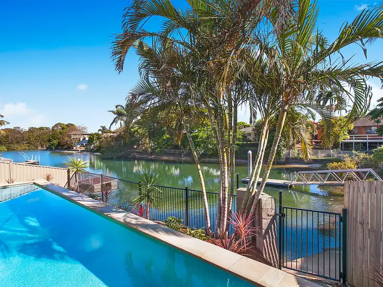 1 Pensacola Court, Broadbeach Waters QLD 4218