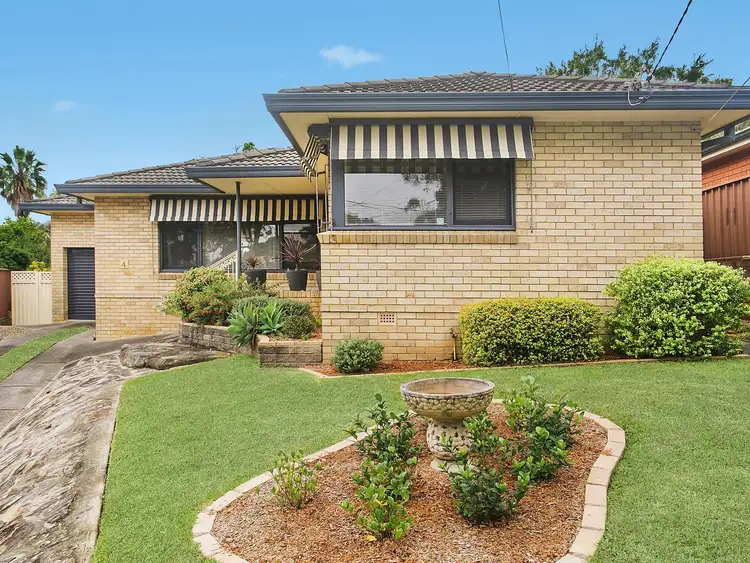 Fourth view of Homely house listing, 4 Edgecliff Place, Engadine NSW 2233