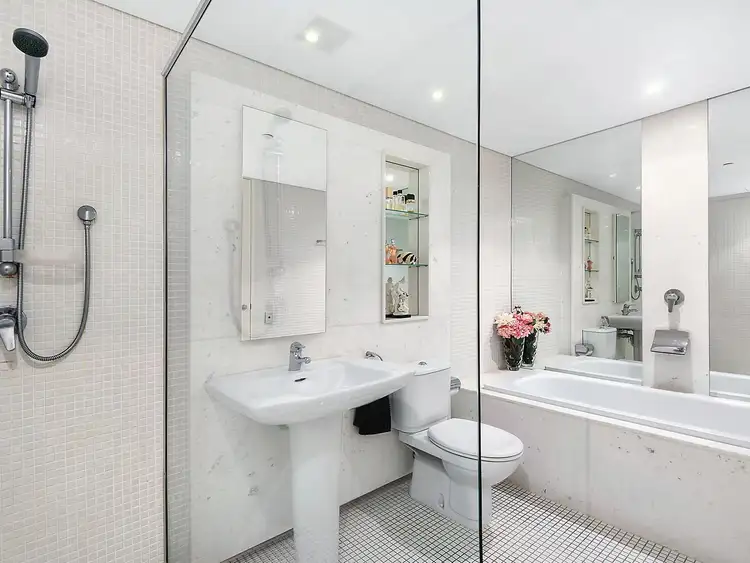 Sixth view of Homely apartment listing, 402/30 Glen Street, Milsons Point NSW 2061